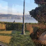 An Apartment Near The Sea